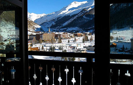 Вид из окна на курорт
