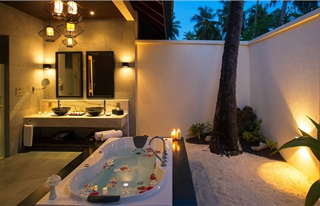 Sunset Beach Villa - ванная на открытом воздухе