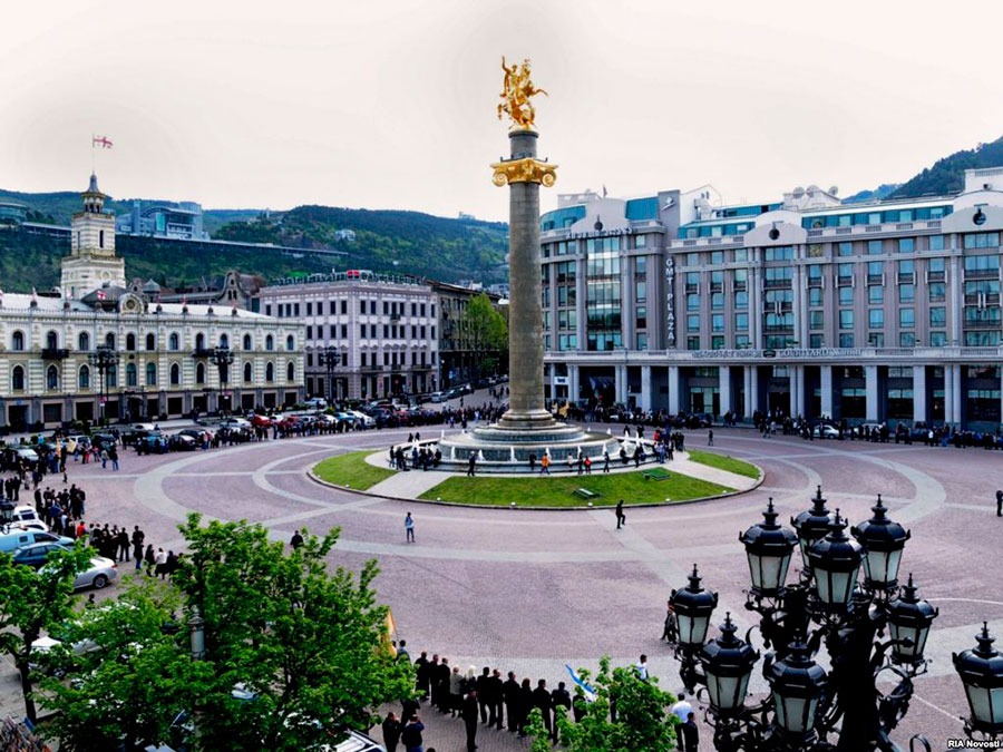 Площадь свободы в Тбилиси